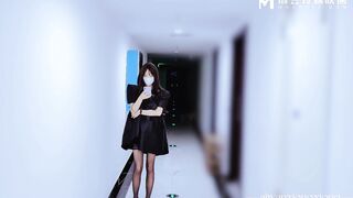 当黑丝表妹被洗衣机卡住 -爱玩熊